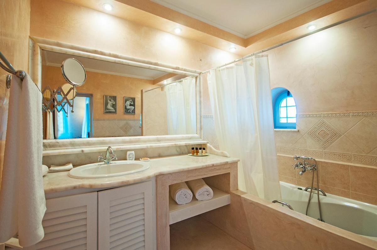 Zoe Aegeas Suite With Jacuzzi- Exo Gonia Village Екстер'єр фото